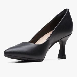 Clark’s Elegant Women's Kataleyna Gem Pump